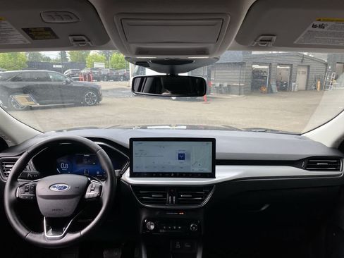 Used 2025 Ford Escape Platinum AWD/4WD image 12