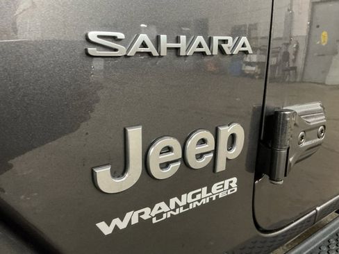 Used 2021 Jeep Wrangler Unlimited Sahara w/ Cold Weather Group image 5