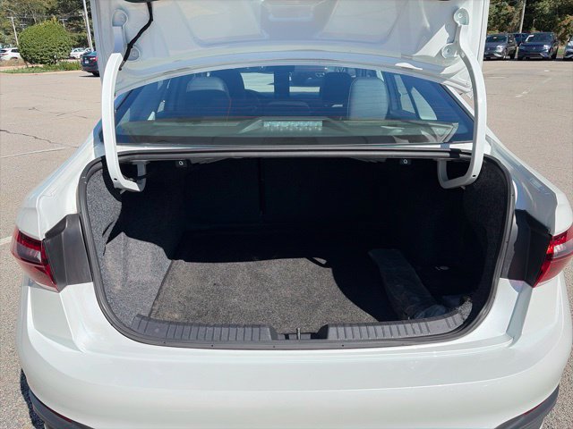 Certified 2023 Volkswagen Jetta SE w/ Panoramic Sunroof Package FWD image 11