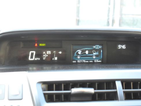 Used 2015 Toyota Prius V Four FWD image 17