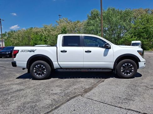 Used 2024 Nissan Titan PRO-4X w/ Pro-4x Convenience Package AWD/4WD image 12