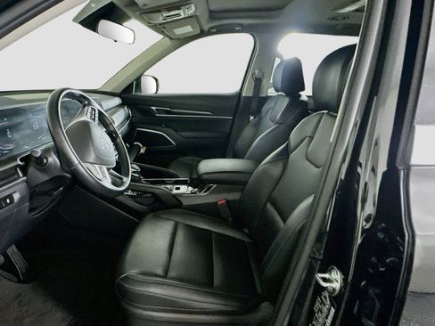 Used 2025 Kia Telluride S FWD image 13