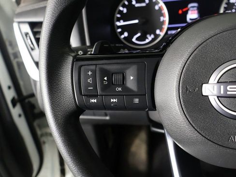 Used 2023 Nissan Rogue SV image 35