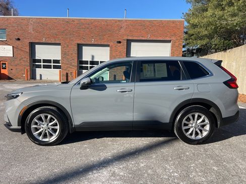 Used 2023 Honda CR-V EX-L image 2