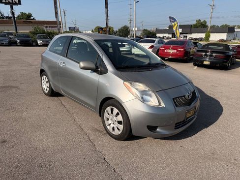 Used 2008 Toyota Yaris 2-Door Hatchback FWD image 4
