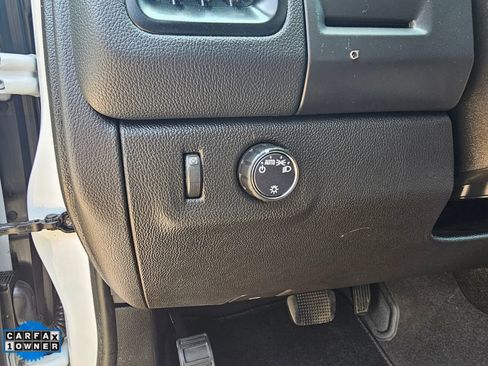 Used 2021 Chevrolet Colorado LT w/ Safety Package RWD image 16