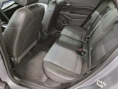 Used 2025 Chevrolet Trax LT w/ LT Convenience Package image 22