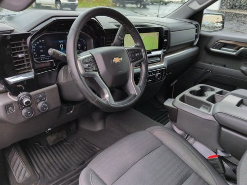 Certified 2023 Chevrolet Silverado 1500 LT AWD/4WD image 10