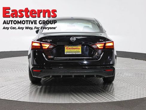 Used 2024 Nissan Altima 2.5 SV FWD image 6