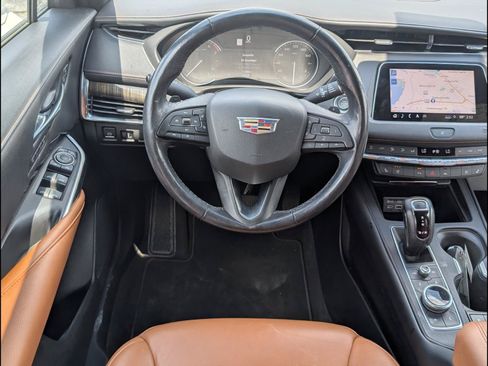 Used 2019 Cadillac XT4 Premium Luxury w/ Driver Assist Package FWD image 10