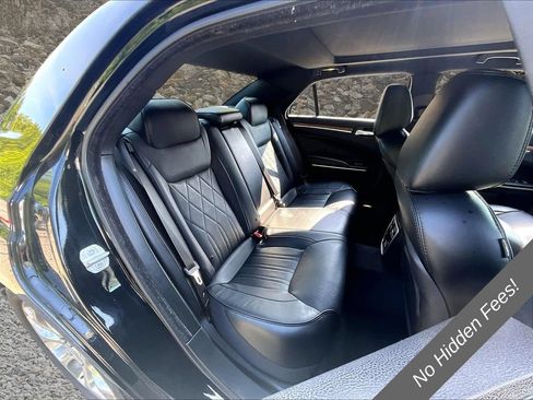 Used 2017 Chrysler 300 C Platinum AWD/4WD image 23
