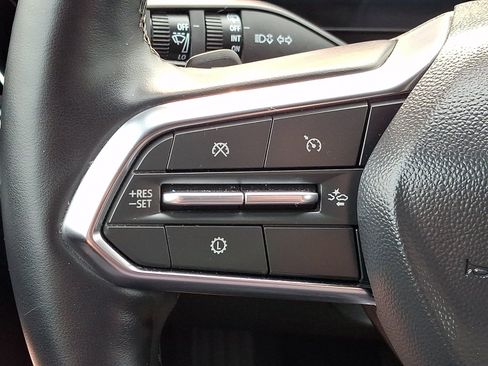 Used 2026 Chevrolet Equinox LT w/ Convenience Package II FWD image 20