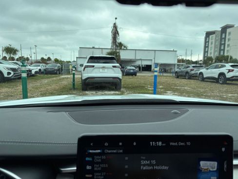 Used 2025 Genesis G70 2.5T image 18