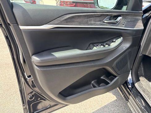 New 2026 Jeep Grand Cherokee Limited AWD/4WD image 17