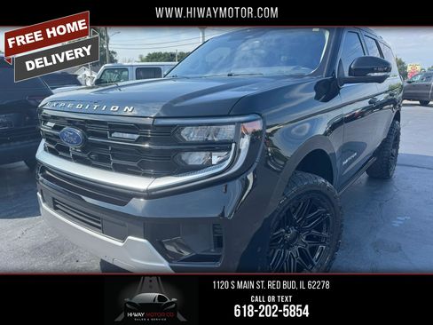 Used 2025 Ford Expedition Platinum AWD/4WD image 1