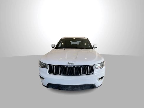 Used 2020 Jeep Grand Cherokee Laredo image 3