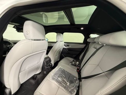 Used 2026 Land Rover Range Rover Velar Dynamic SE image 21