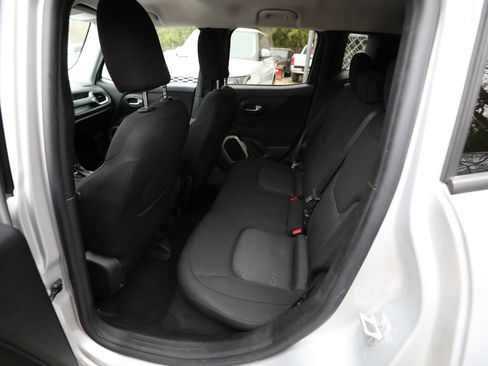 Used 2016 Jeep Renegade Latitude image 14