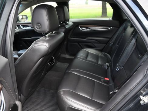 Used 2019 Cadillac XTS Luxury FWD image 16