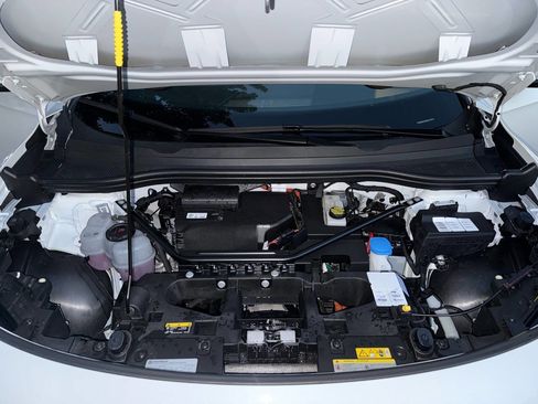 Used 2021 Volkswagen ID.4 Pro w/ ID.4 Protection Package image 12