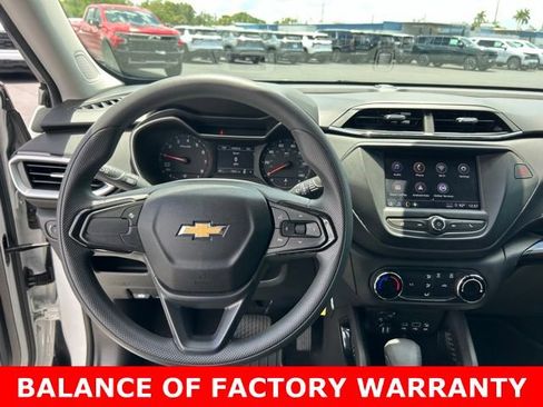 Used 2023 Chevrolet TrailBlazer LS w/ LPO, Blackout Package FWD image 17