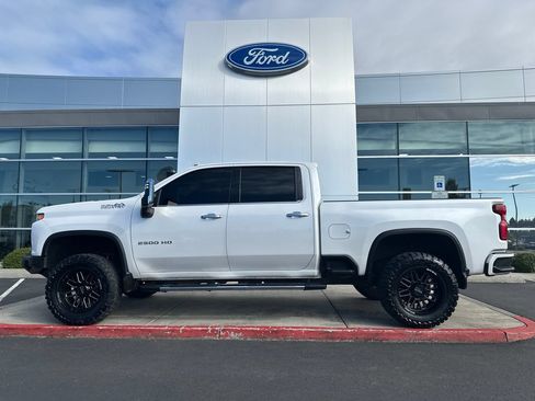Used 2020 Chevrolet Silverado 2500 High Country w/ Z71 Off-Road Package AWD/4WD image 1