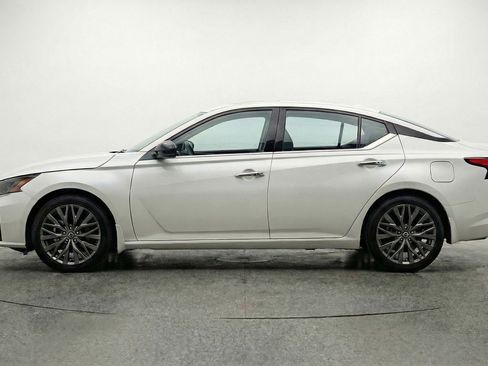 Used 2025 Nissan Altima 2.5 SV image 5