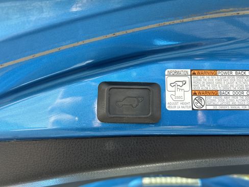 Used 2017 Toyota RAV4 Limited image 13