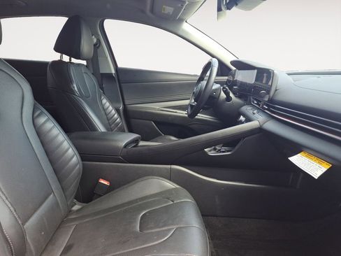 Used 2024 Hyundai Elantra Limited image 15