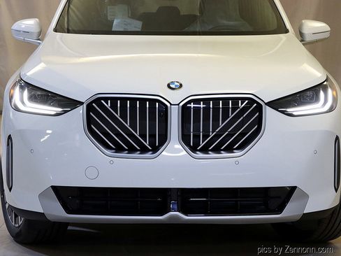 Used 2026 BMW X3 xDrive30 w/ Premium Package image 4