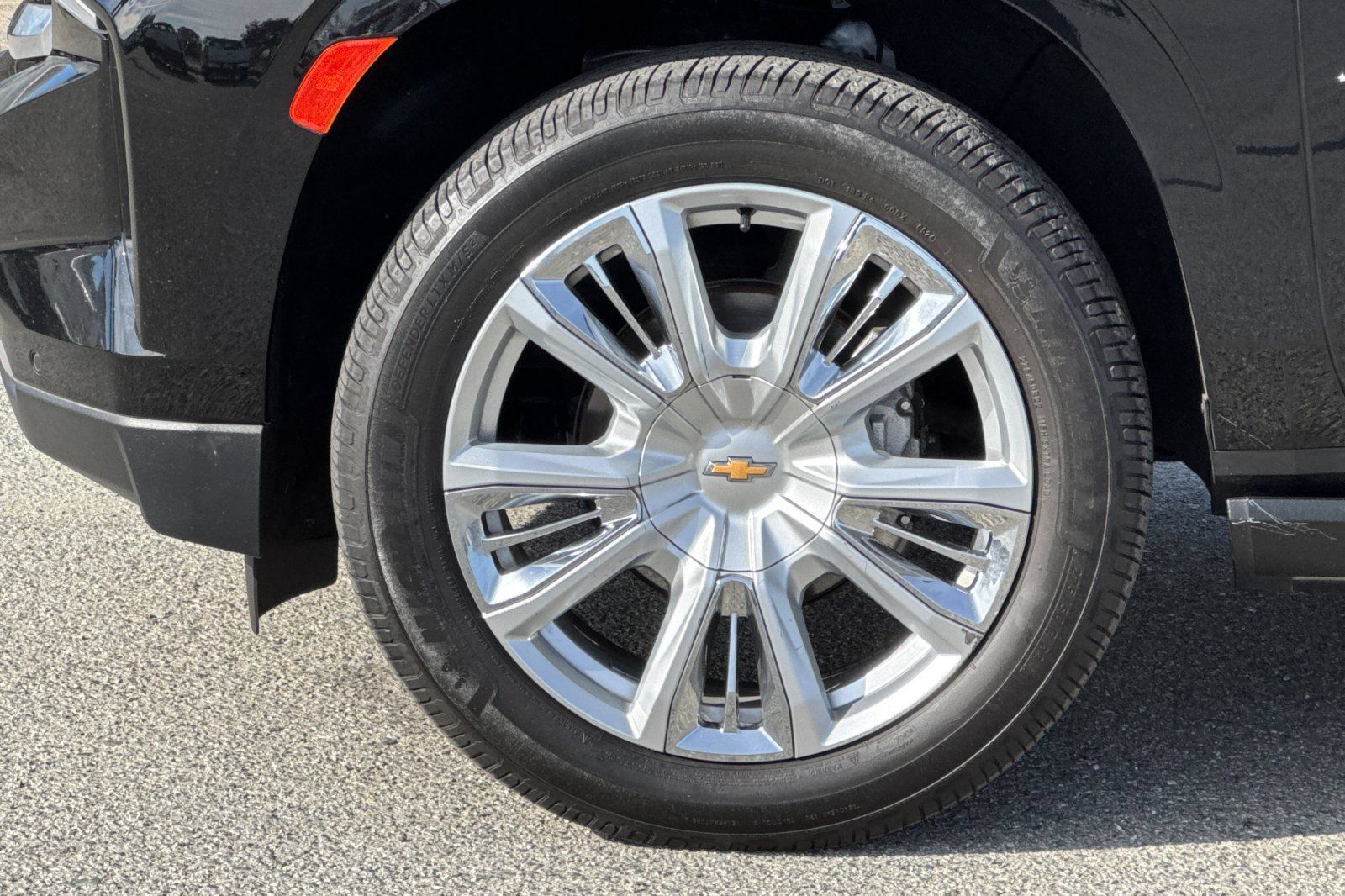 Used 2023 Chevrolet Tahoe High Country AWD/4WD image 33