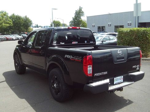 Used 2012 Nissan Frontier PRO-4X AWD/4WD image 3