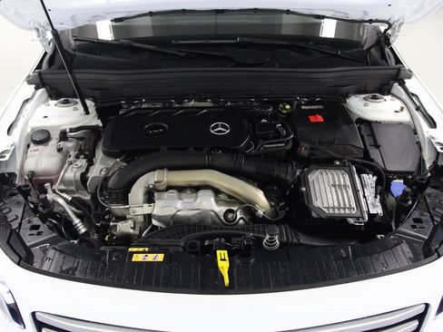 Certified 2024 Mercedes-Benz GLB 250 4MATIC image 12