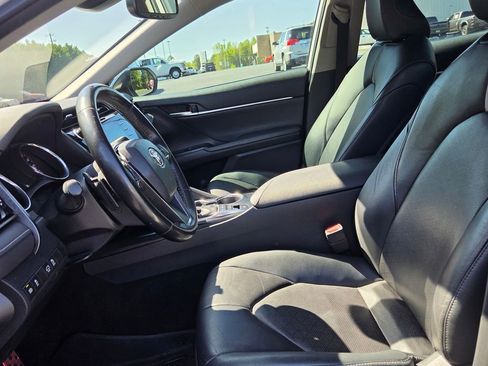 Used 2019 Toyota Camry XSE image 22