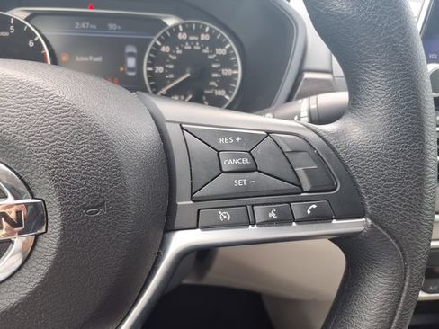 Used 2025 Nissan Altima 2.5 SV FWD image 24