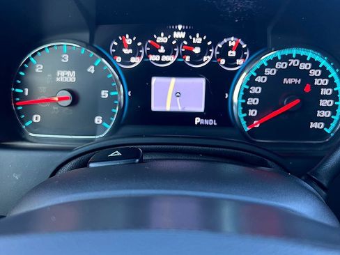 Used 2017 Chevrolet Suburban Premier image 23