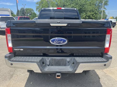 Used 2017 Ford F250 Lariat w/ Lariat Value Package AWD/4WD image 7