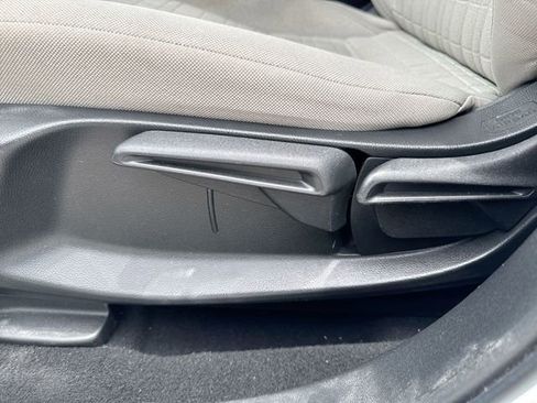 Used 2024 Honda HR-V LX image 12