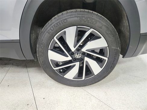 Used 2024 Volkswagen Atlas SE image 44