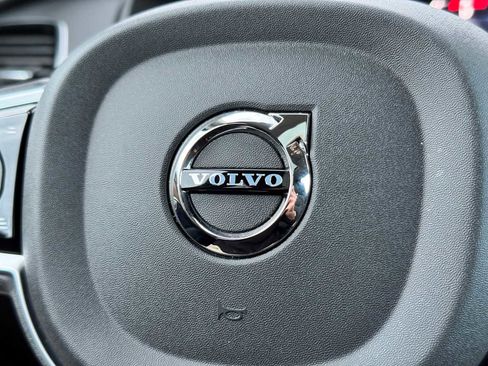 Certified 2025 Volvo XC90 B6 Plus w/ Protection Package Premier image 31