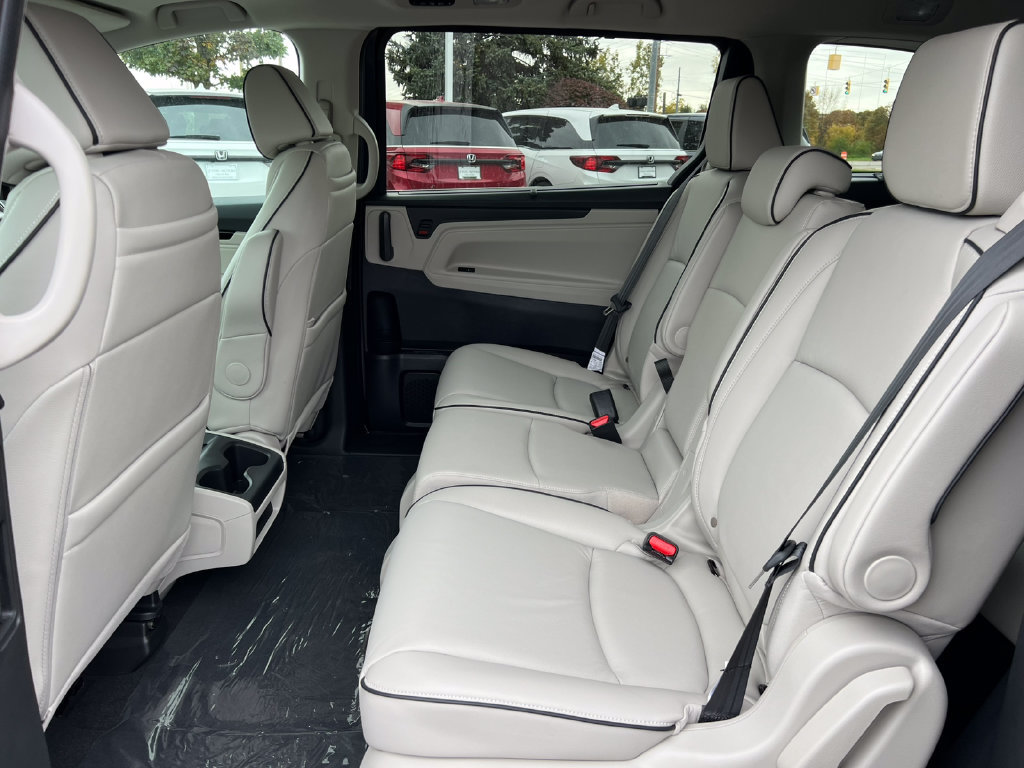 New 2027 Honda Odyssey Touring image 4