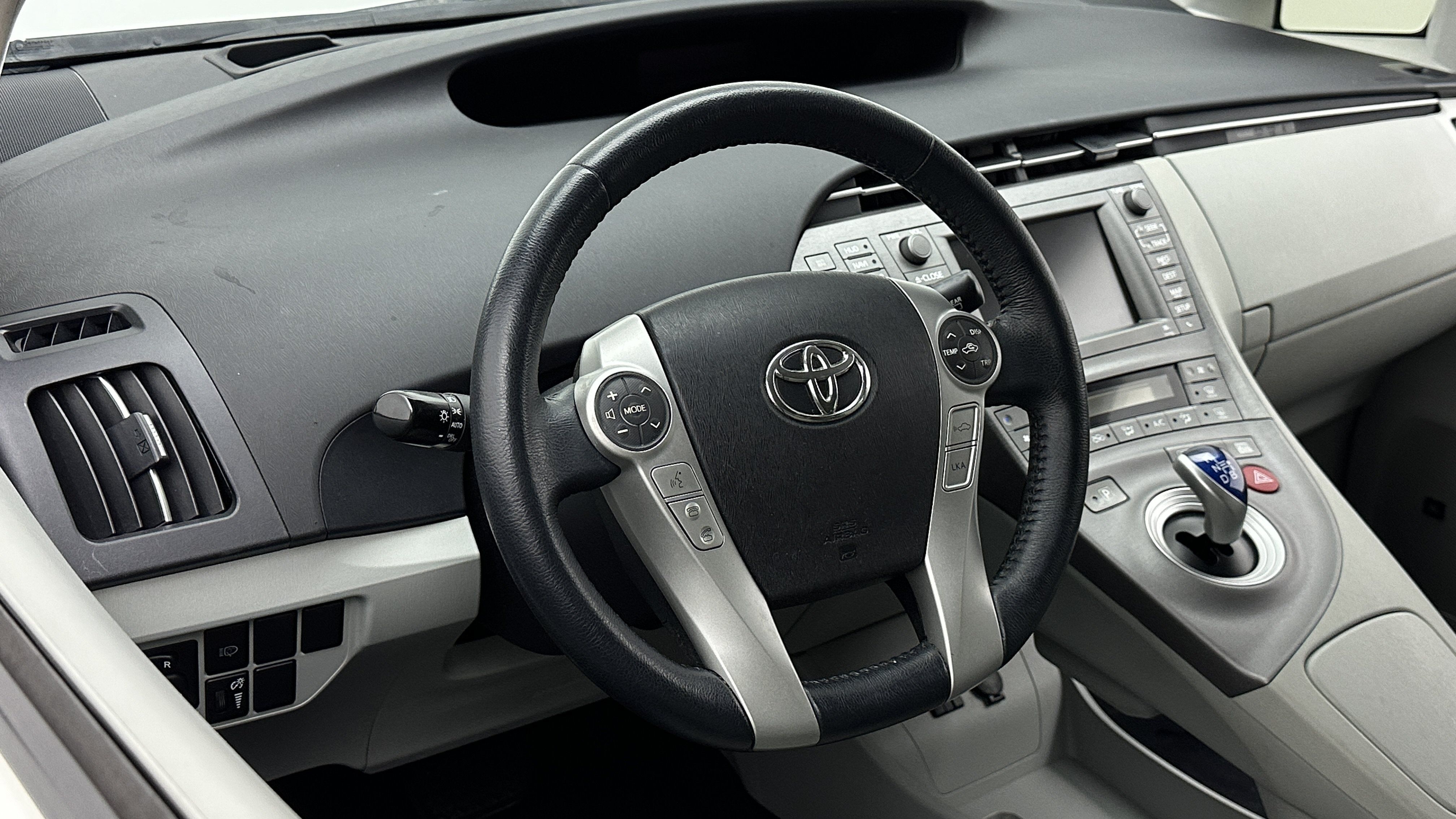 Used 2015 Toyota Prius Five w/ Advanced Technology Package FWD image 8