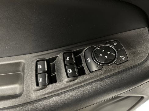 Used 2022 Ford Edge SE w/ Black Appearance Package image 8