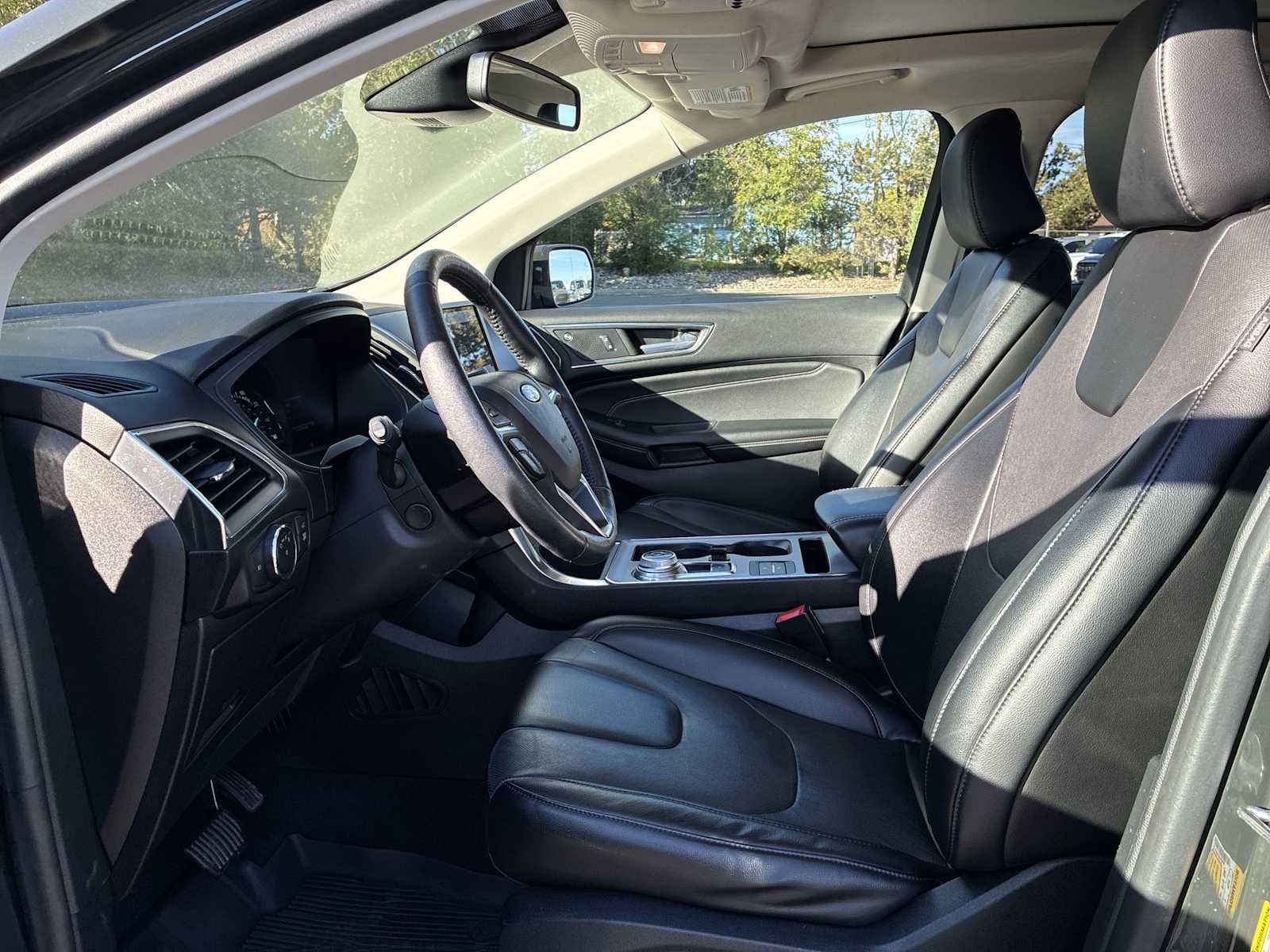 Used 2022 Ford Edge Titanium w/ Equipment Group 301A AWD/4WD image 13