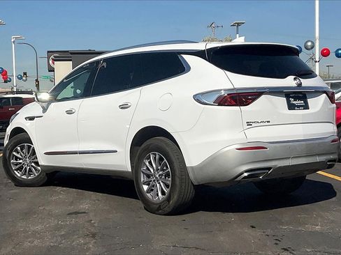Used 2023 Buick Enclave Premium image 10