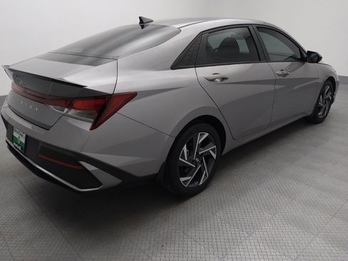 Used 2025 Hyundai Elantra Sport FWD image 9