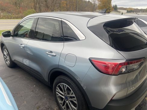 Used 2022 Ford Escape SEL image 3