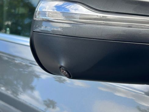 Used 2025 Mercedes-Benz GLE 450e 4MATIC image 29