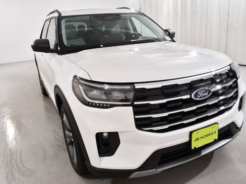 New 2026 Ford Explorer Active w/ Active Comfort Package AWD/4WD image 4