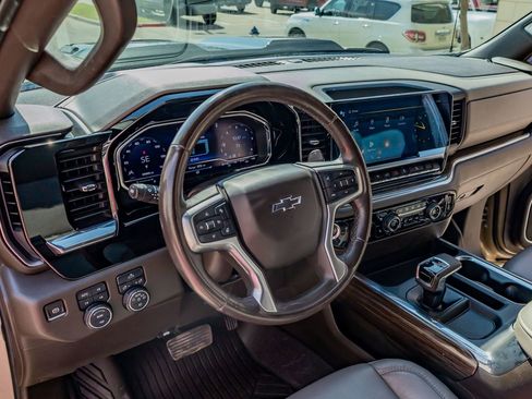 Used 2023 Chevrolet Silverado 1500 LT Trail Boss w/ Protection Package image 17